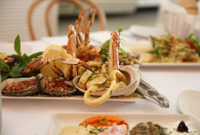 Georges-Greek-Tavern-36-1024×692-640×480