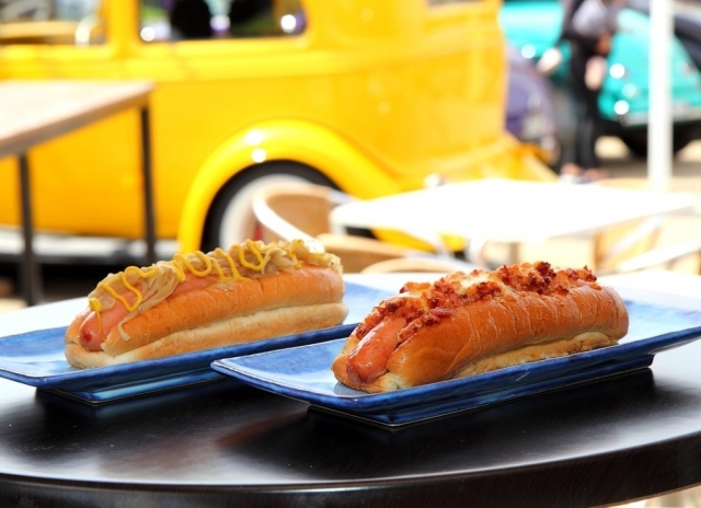 The-Diner-Hotdogs-1024×743-640×480