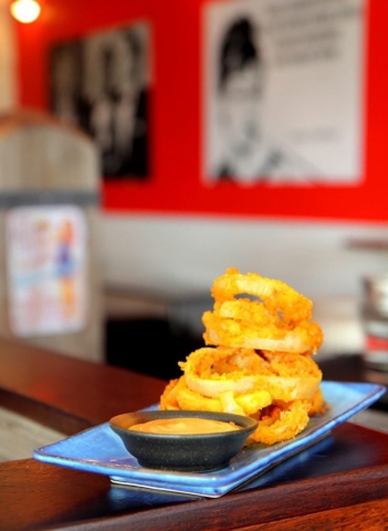 The-Diner-Onion-Rings-748×1024-640×480